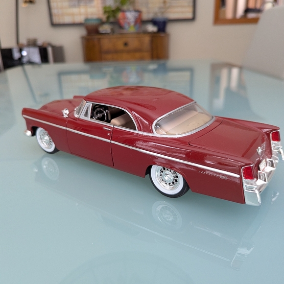 1956 Chrysler 300B 1:18 Vintage Die Cast Model Car - Collectible Gift for Dad - Picture 5 of 14